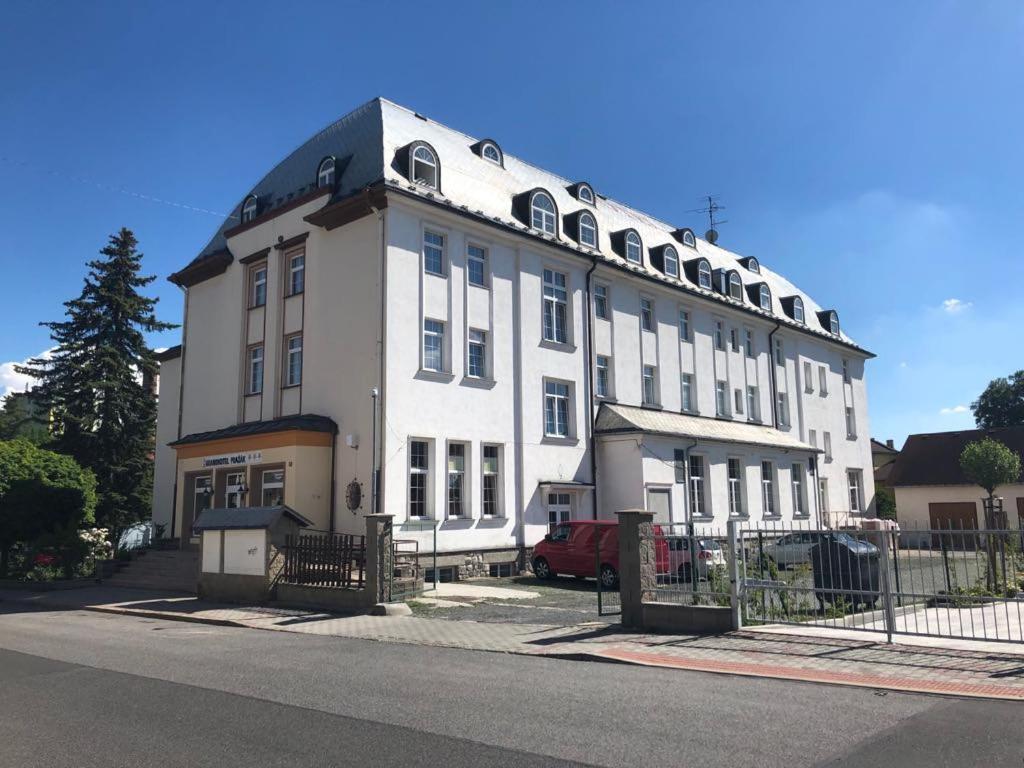Grandhotel Nový Bor Zewnętrze zdjęcie